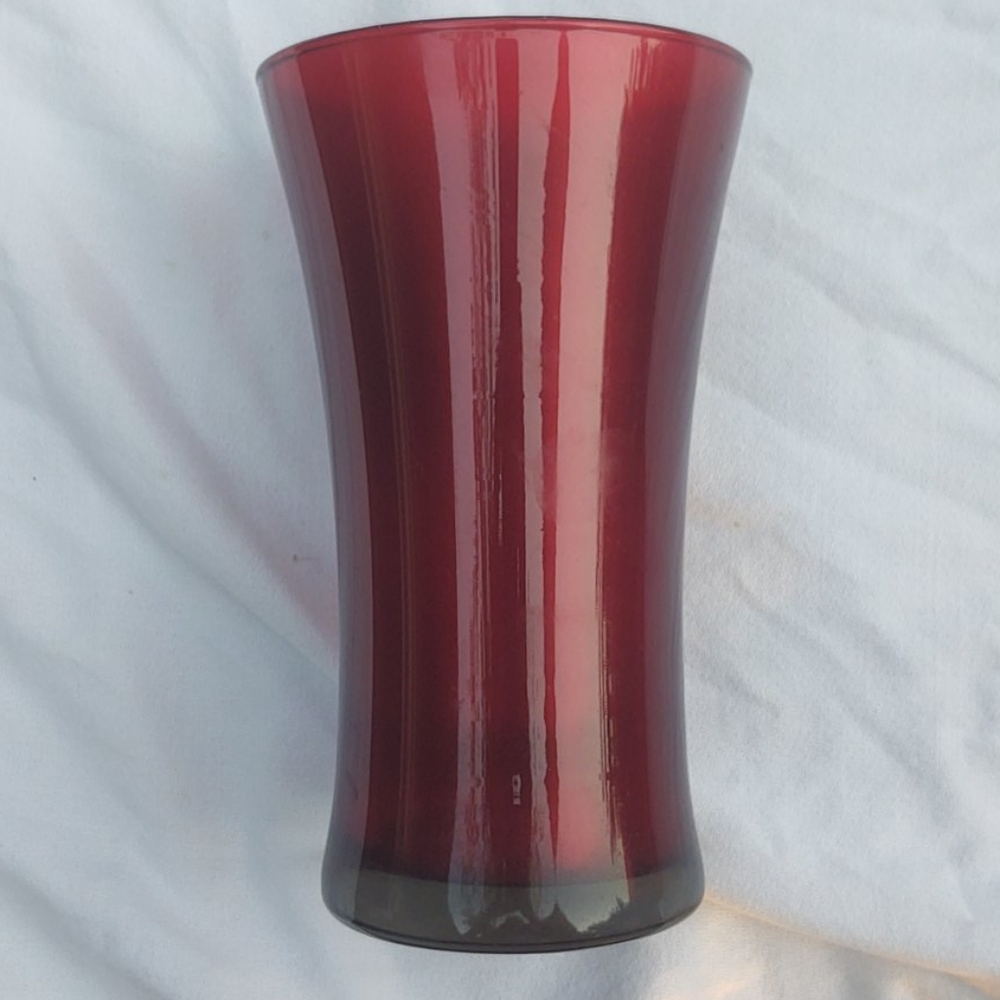 RED VASE ⭐⭐⭐⭐ ⭐ - Picture 4 of 4
